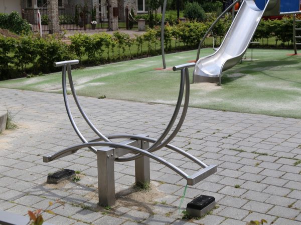Standing Seesaw Ijslander Urban Sport And Play Solutions