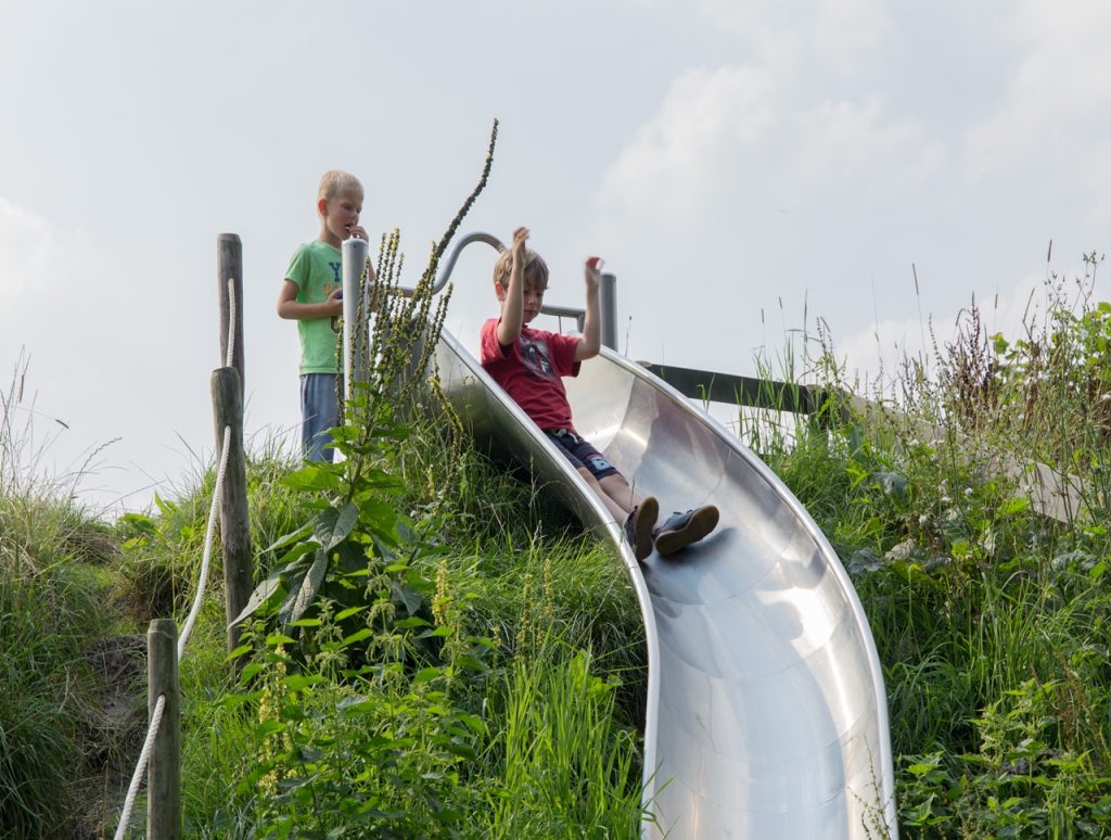 Speeltoestel IJslander Taludglijbaan