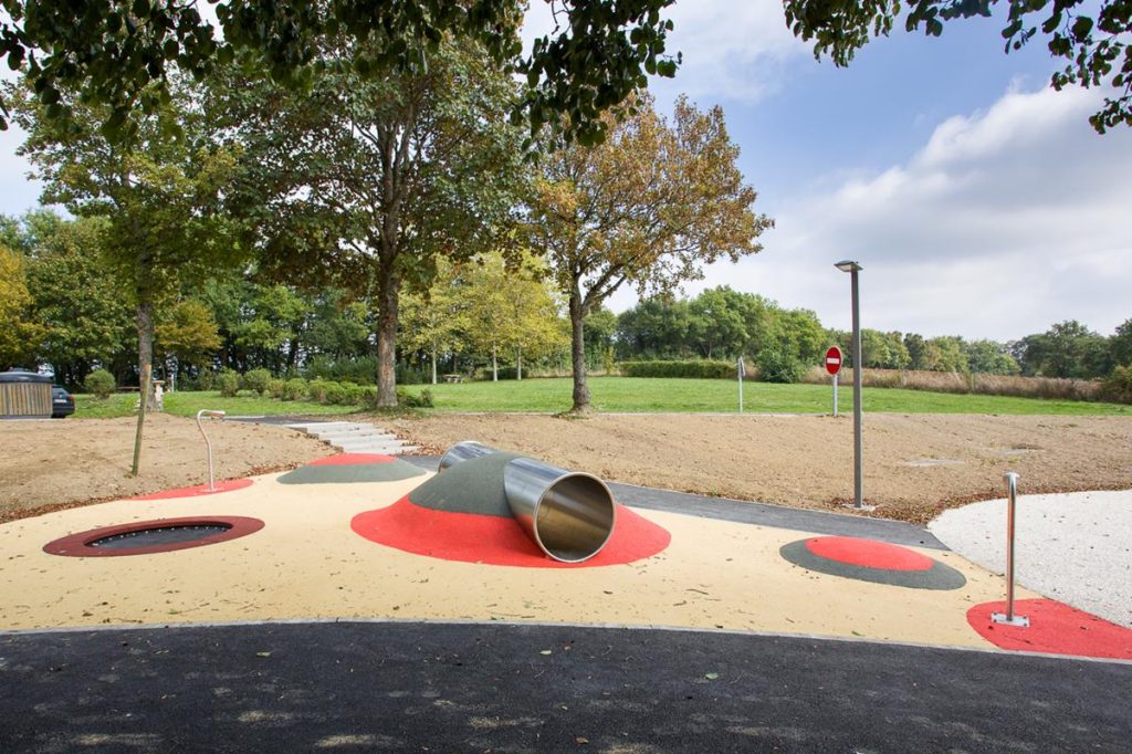 playground crawl tunnel