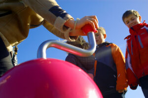 1570 Sound and Play ball