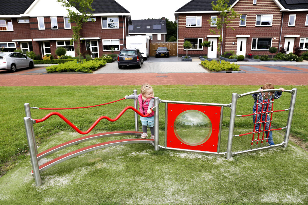 Bambino-buoy-met-kinderen